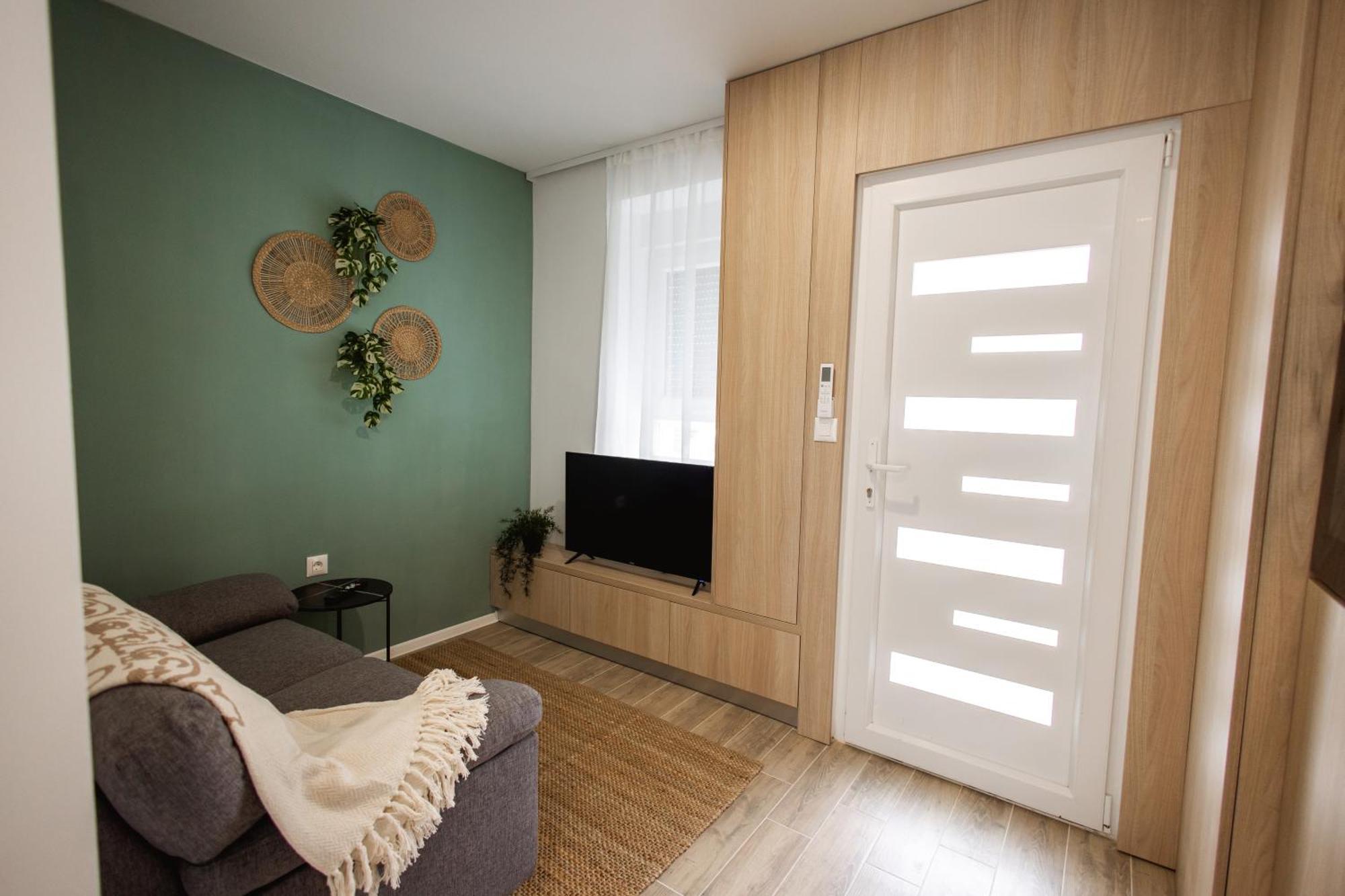 Cozy Studio Apartment In Osijek - Self Check In Esterno foto