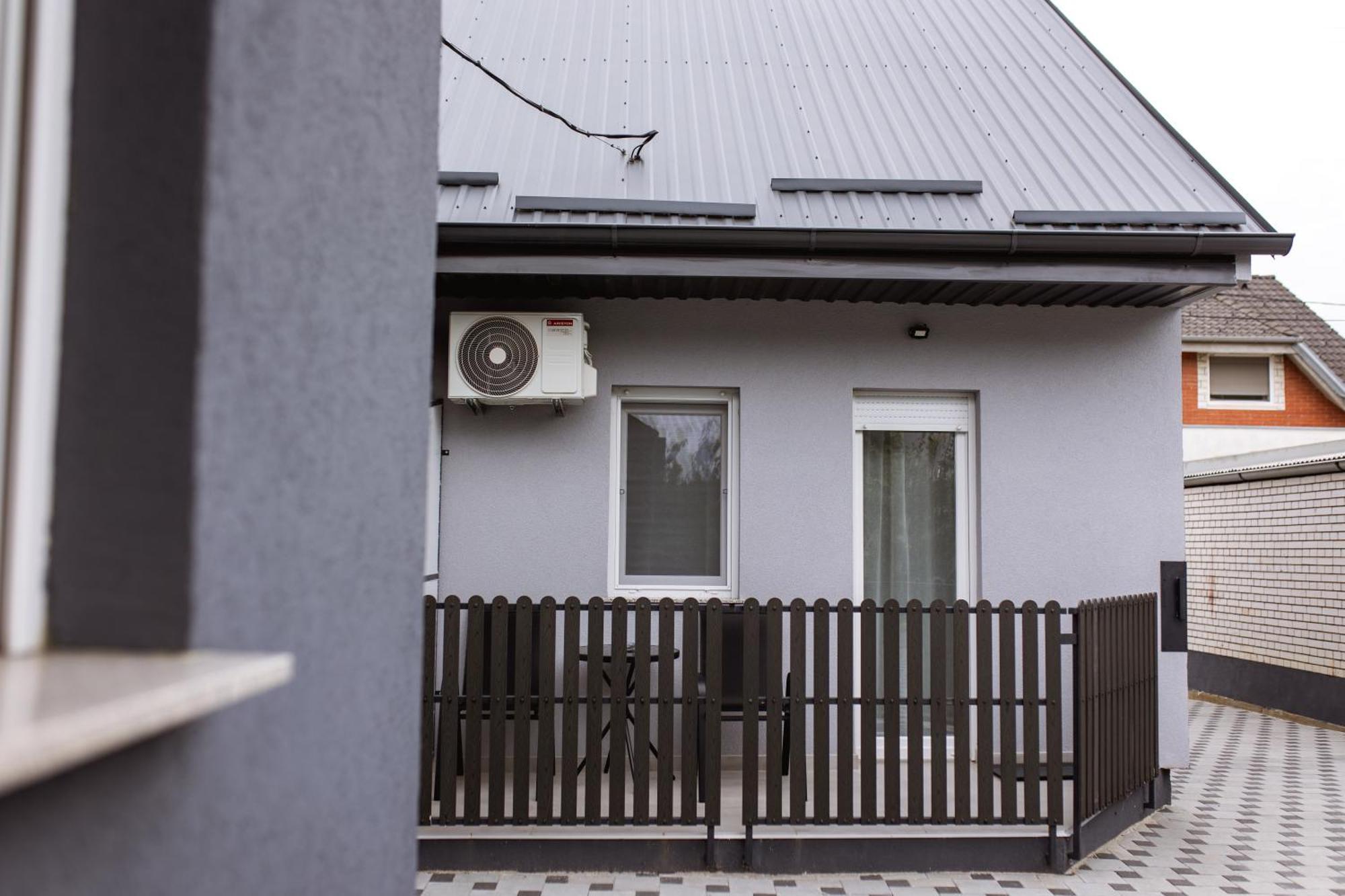Cozy Studio Apartment In Osijek - Self Check In Esterno foto